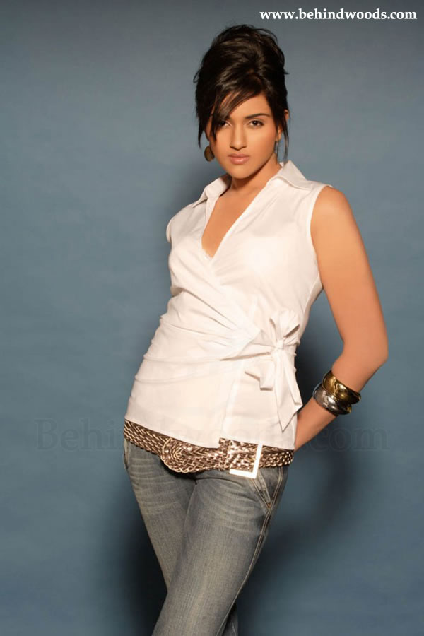 Ragini Actress Image Behindwoods Gallery