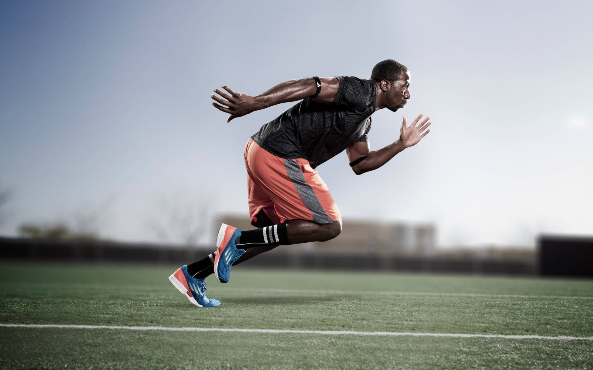Running Athlete In Track And Field 5m13zb5z90wcoebb Wallpaper