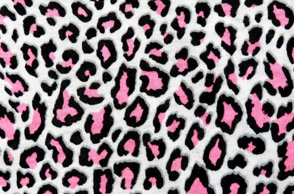 Cheetah Print Pink Preppy Wallpaper.