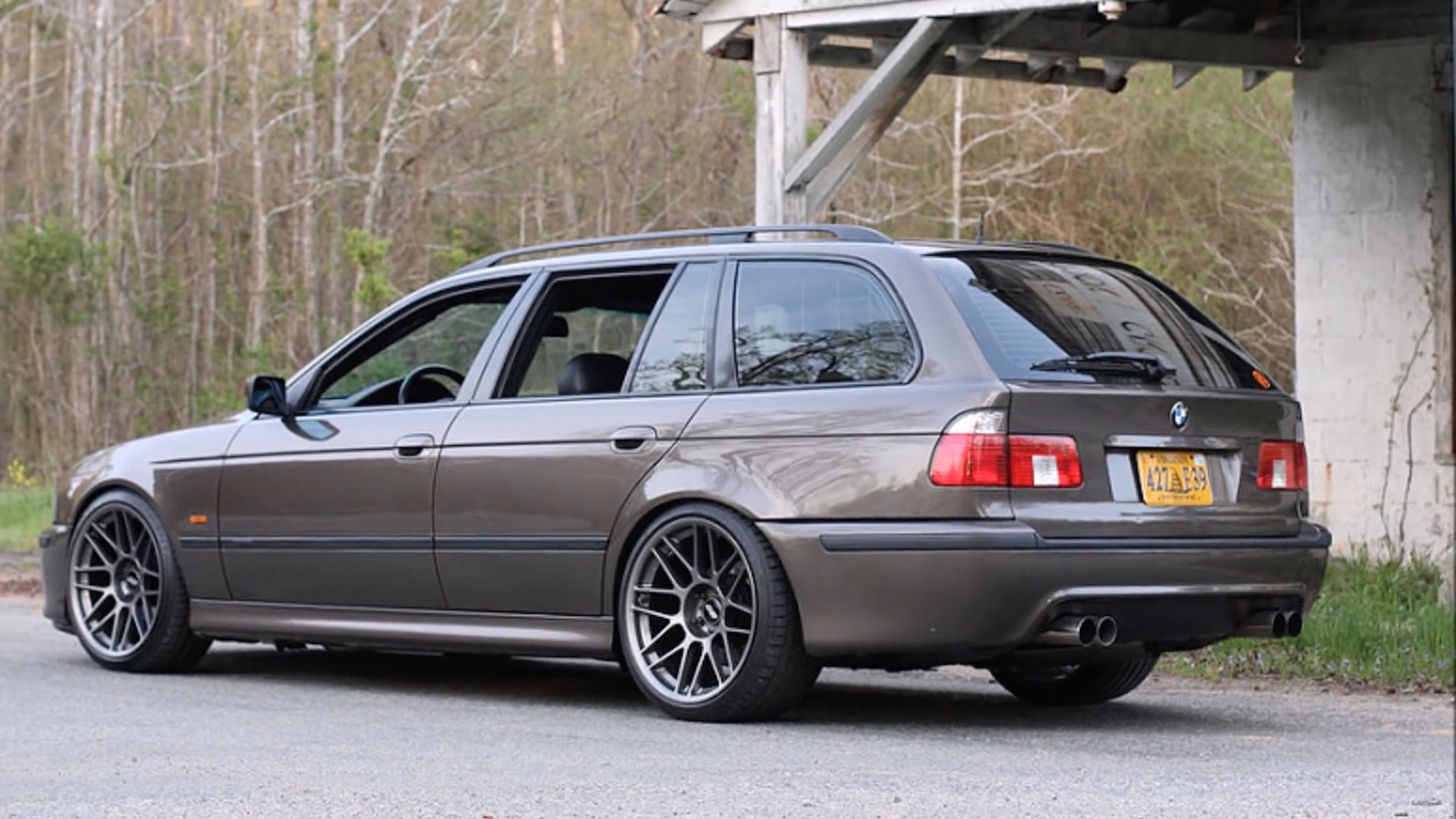 A Restomod Video Showing A BMW E39 Touring With A New LS7 Engine