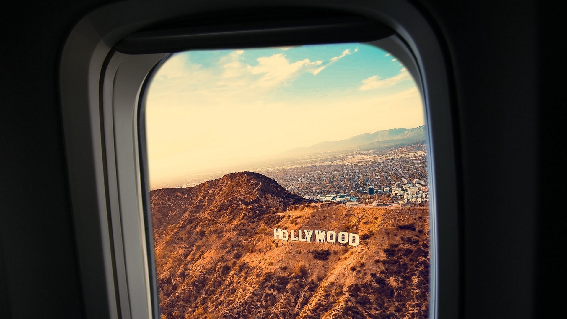 Wallpaper Of The Hollywood Sign Ed From An Airplane Window