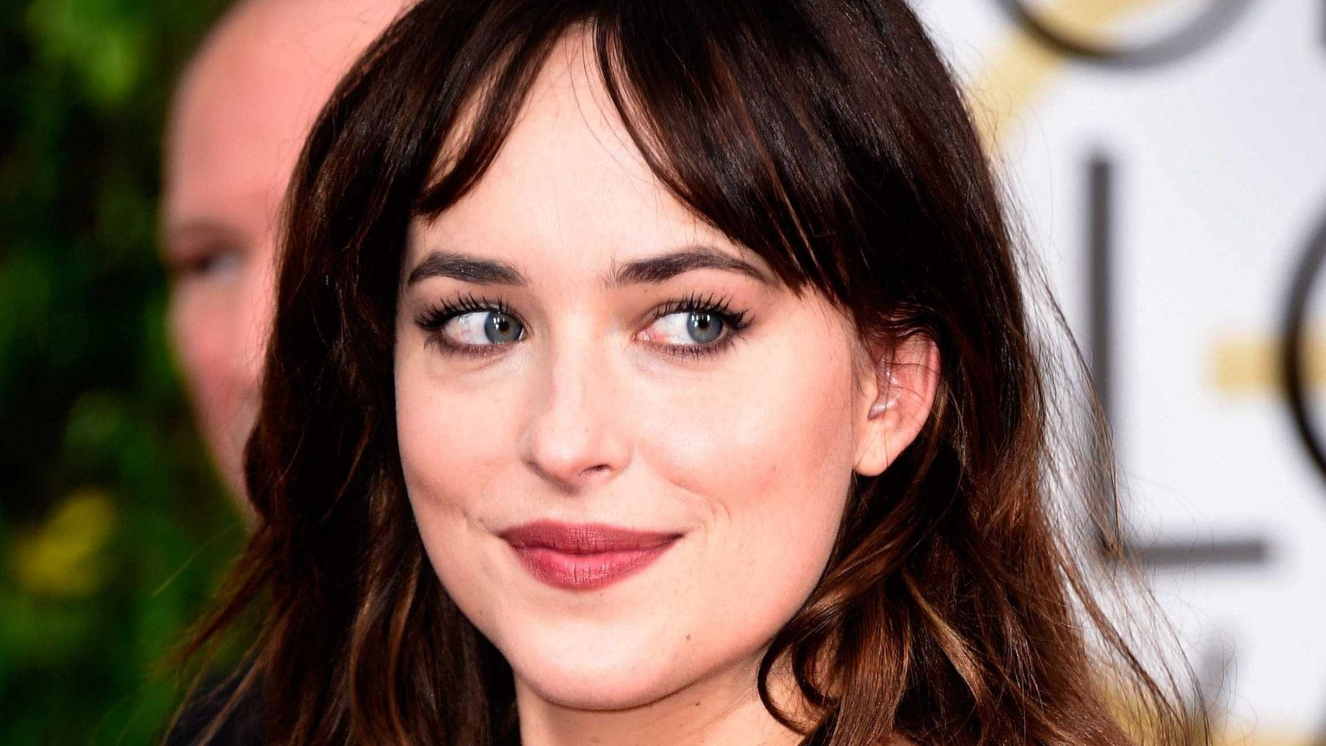 Dakota Johnson Background Wallpaper