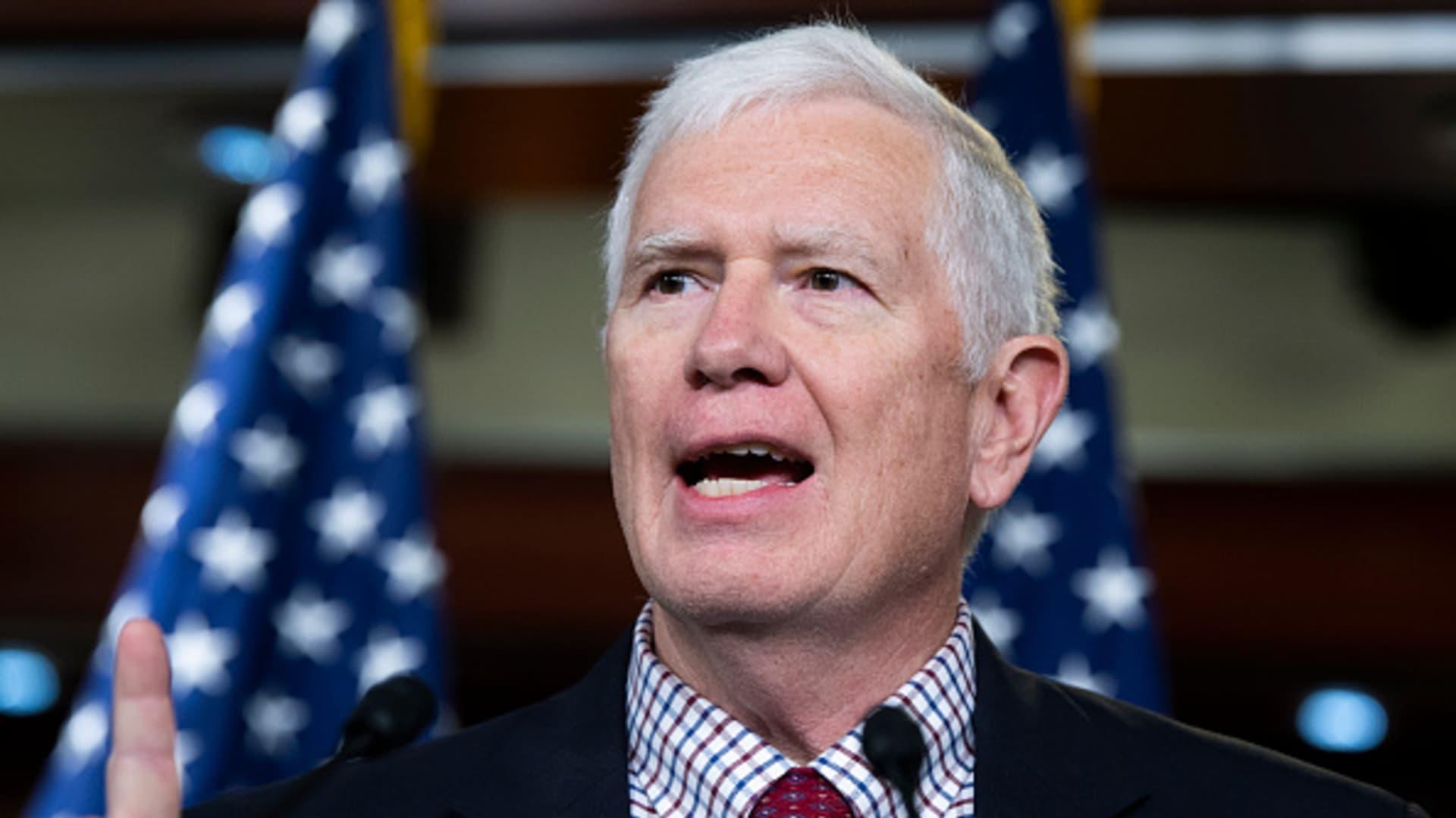 Mo Brooks says Trump asked him to rescind election remove Biden
