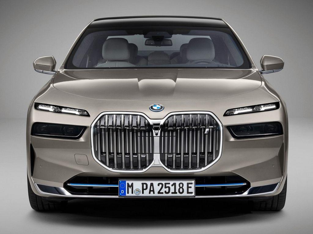 2022 BMW 7 Series Unveil Reveals Multiple Engine Options MotorBeam