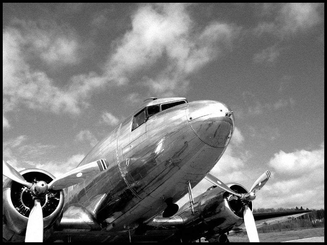 Legend Airways DC-3