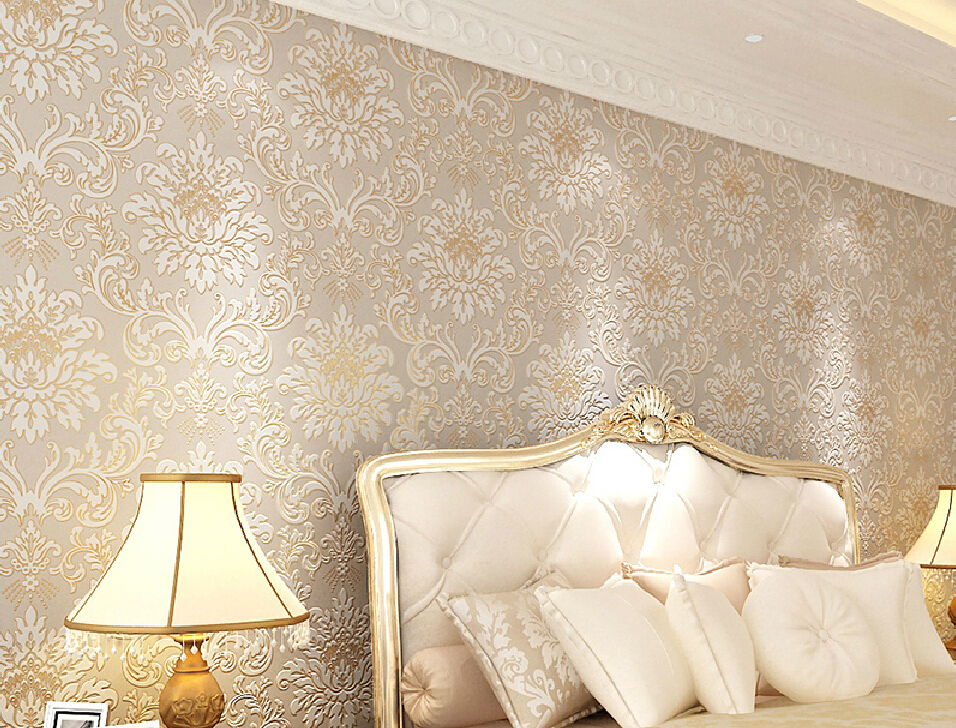 Bedroom Decorated By Retro Wallpaper European Style