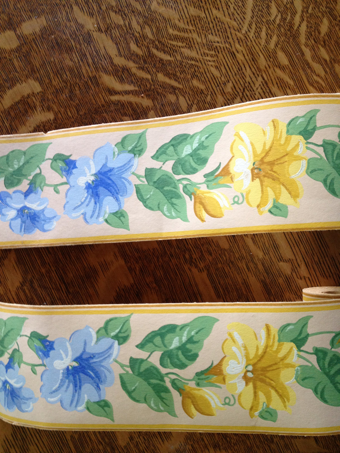  Foot Rolls of Dex Vintage Wallpaper Border From twinspruceantiques