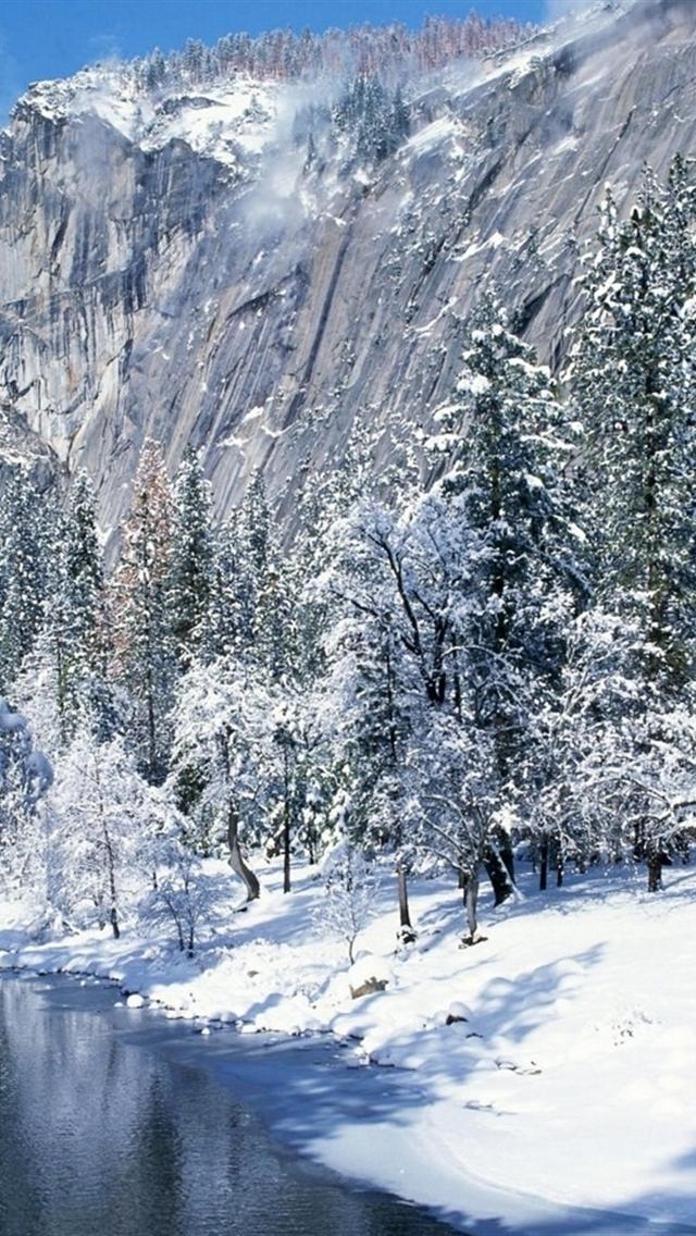 Winter Mountains iPhone HD Background