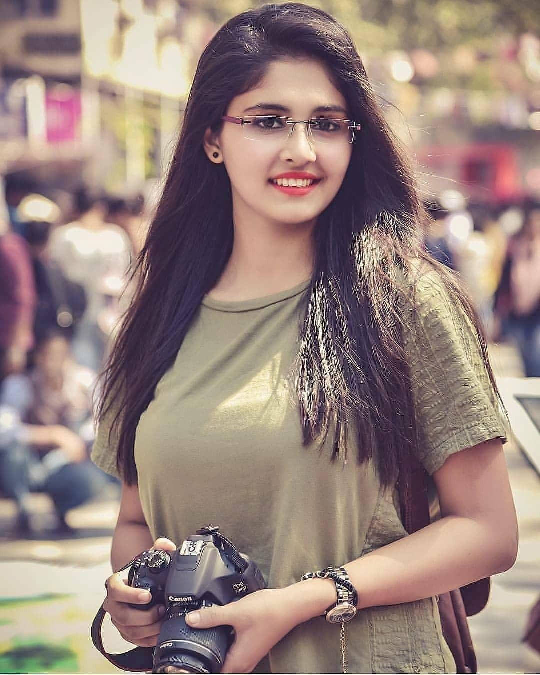Indian Girl Wallpaper