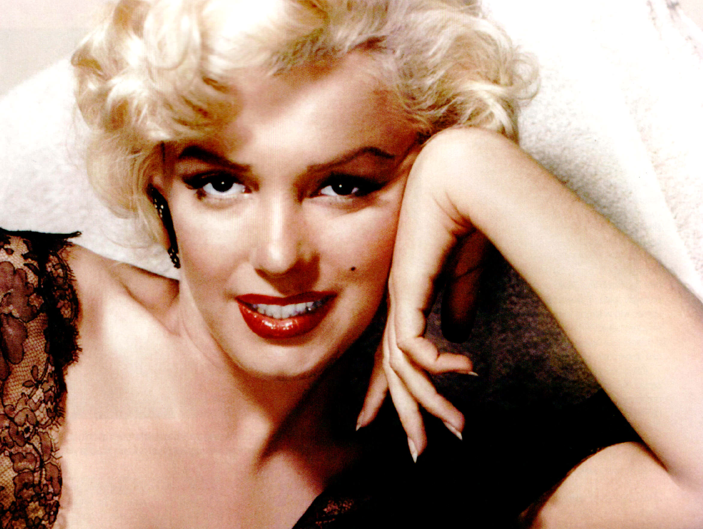 Marilyn Monroe Wallpaper HD Desktop Background
