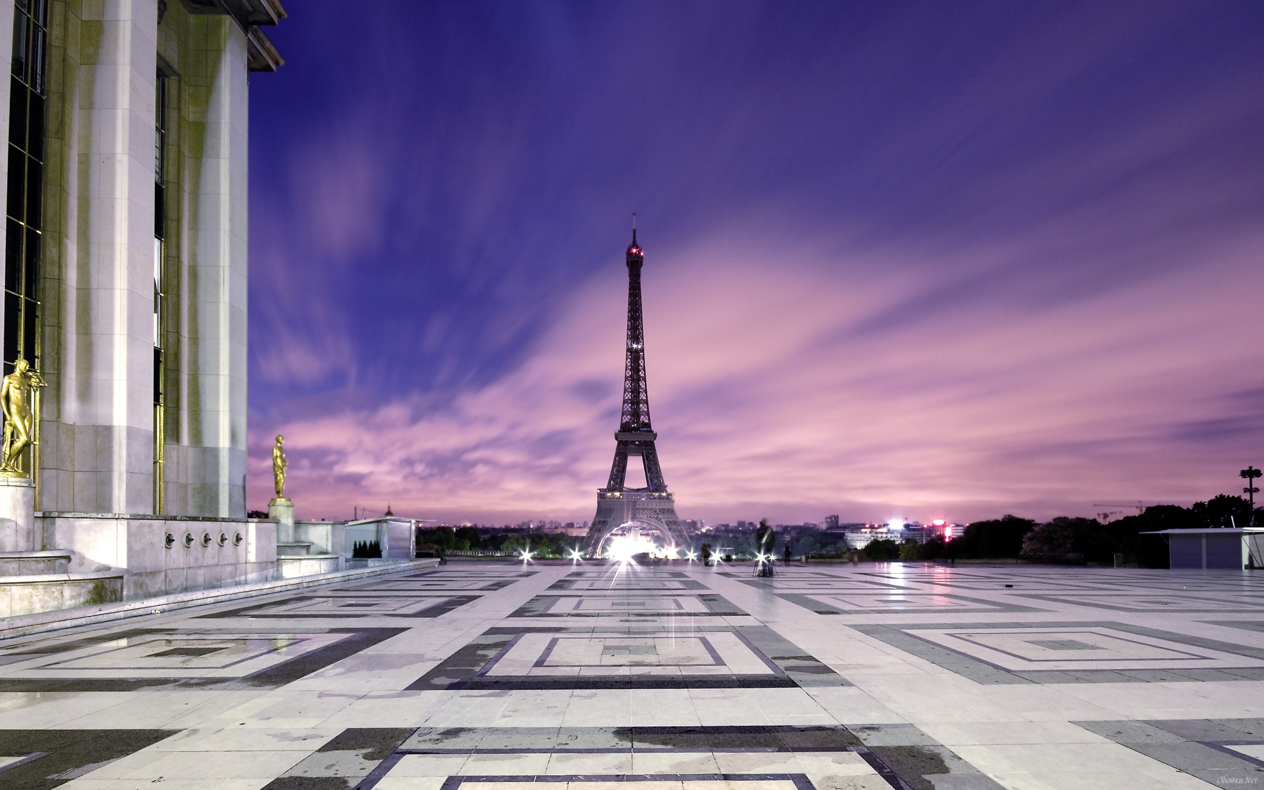 Eiffel Tower Against The Sky HD Desktop Wallpaper