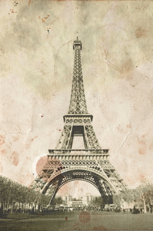 Vintage Eiffel Tower Wallpaper