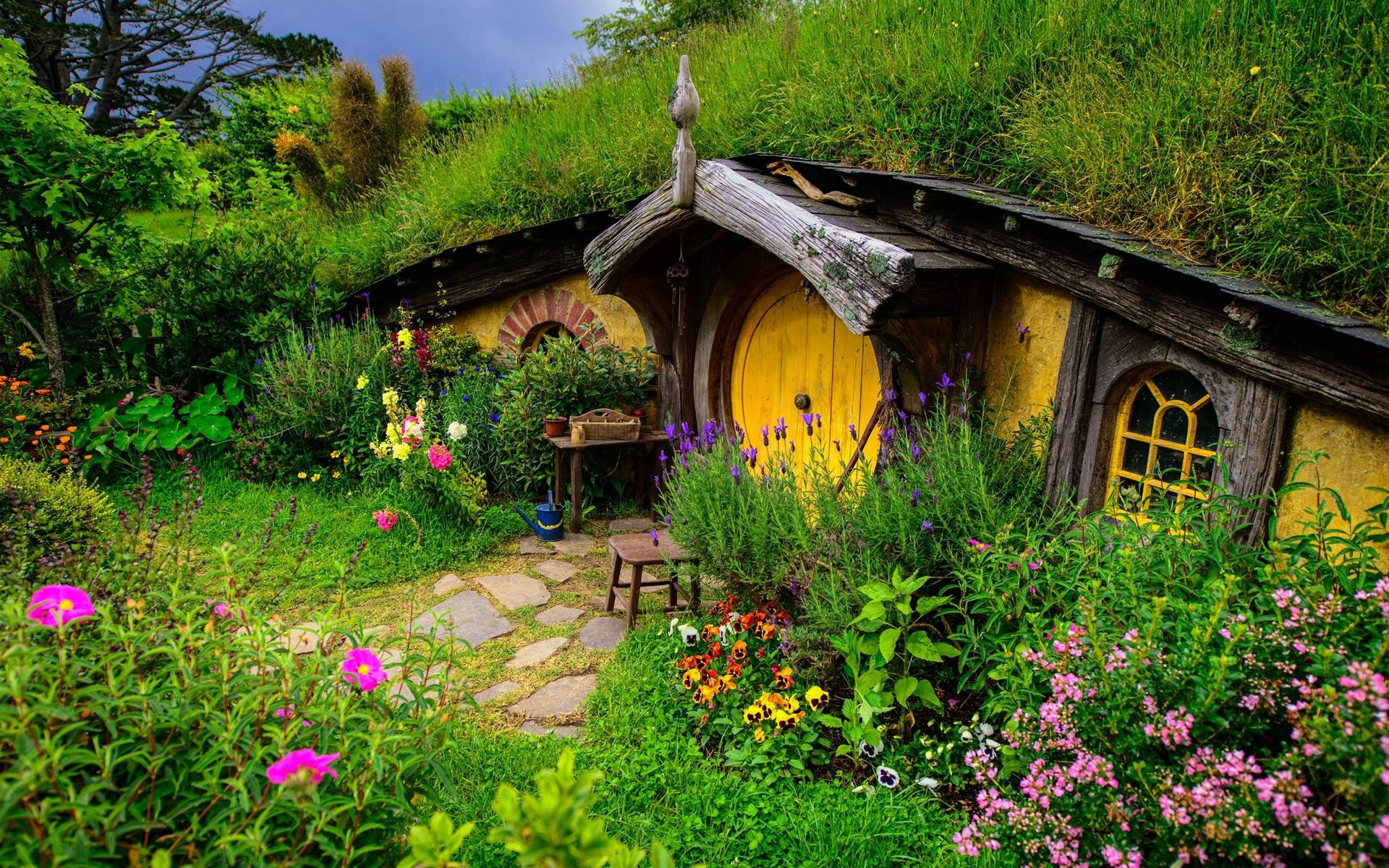 Old Beautiful Cottage High Definition Wallpaper