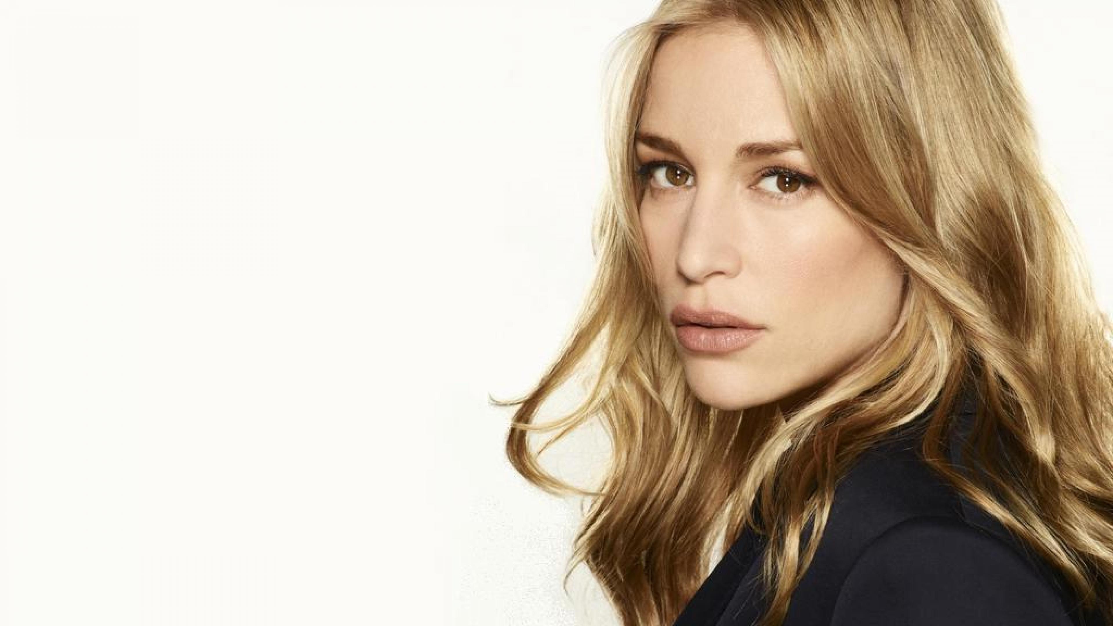 Piper Perabo Wallpaper High Resolution And Quality