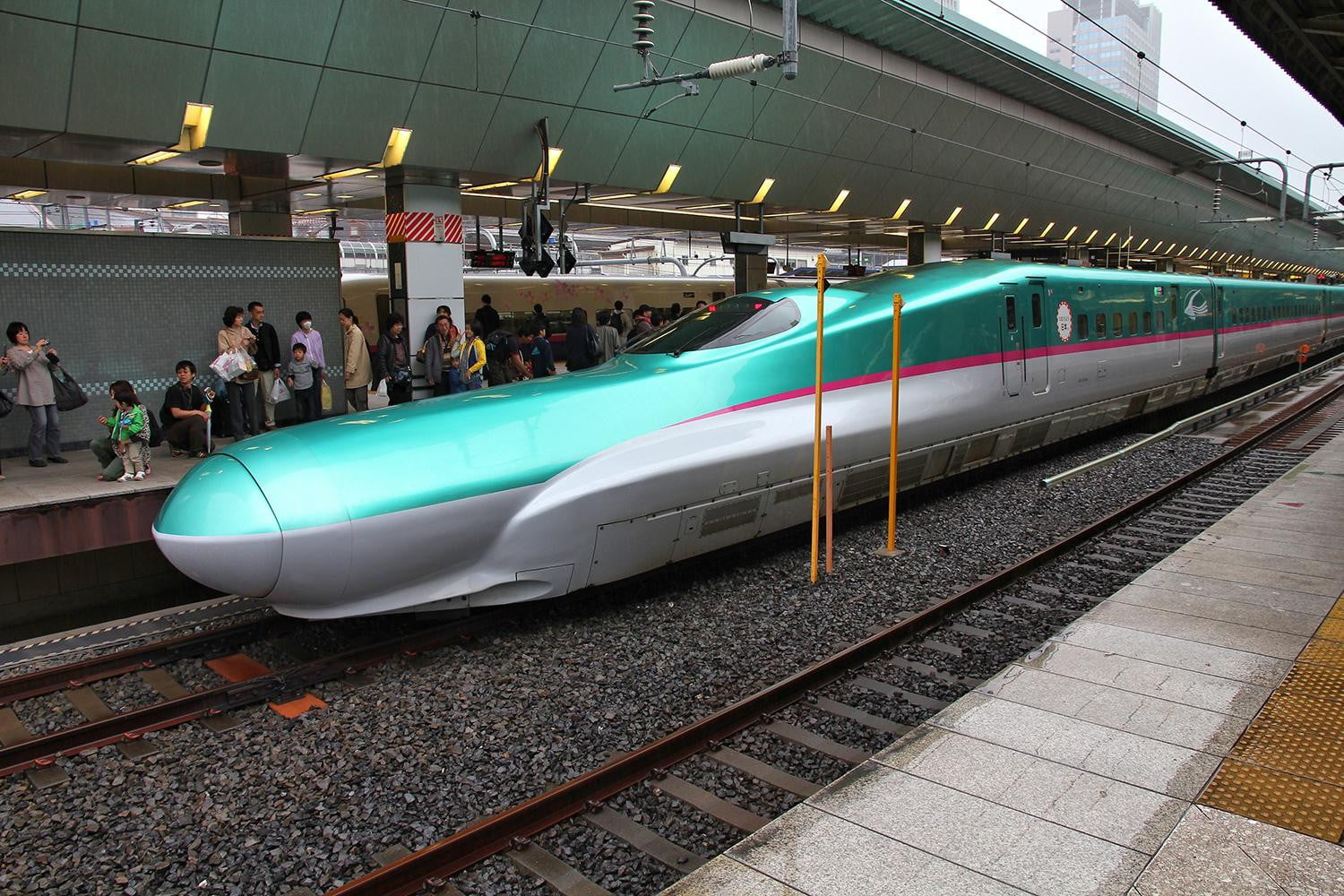 Traveling Beyond Mph On World S Fastest Trains