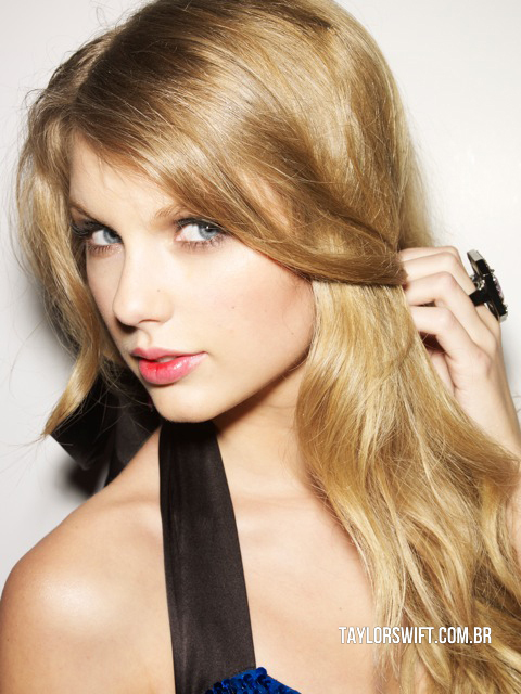 Taylor Swift New Seventeen Photoshoot Outtakes