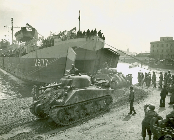 Sherman Ships Tanks World War Ii Vehicles M4 Wallpaper