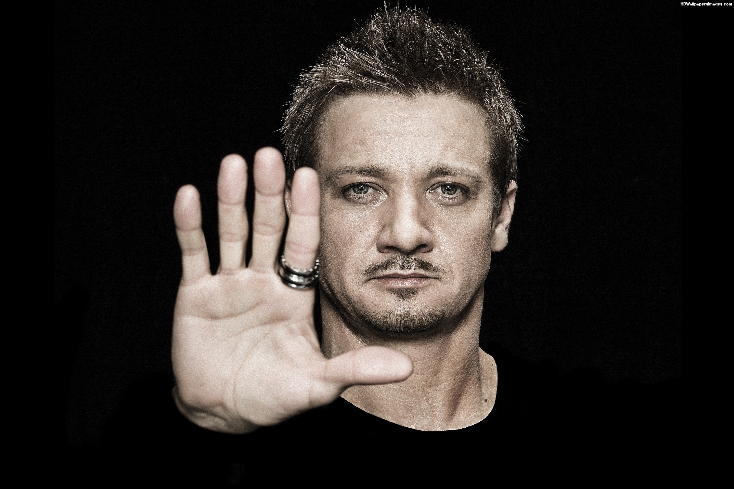 Jeremy Renner Wallpaper High Resolution And Quality