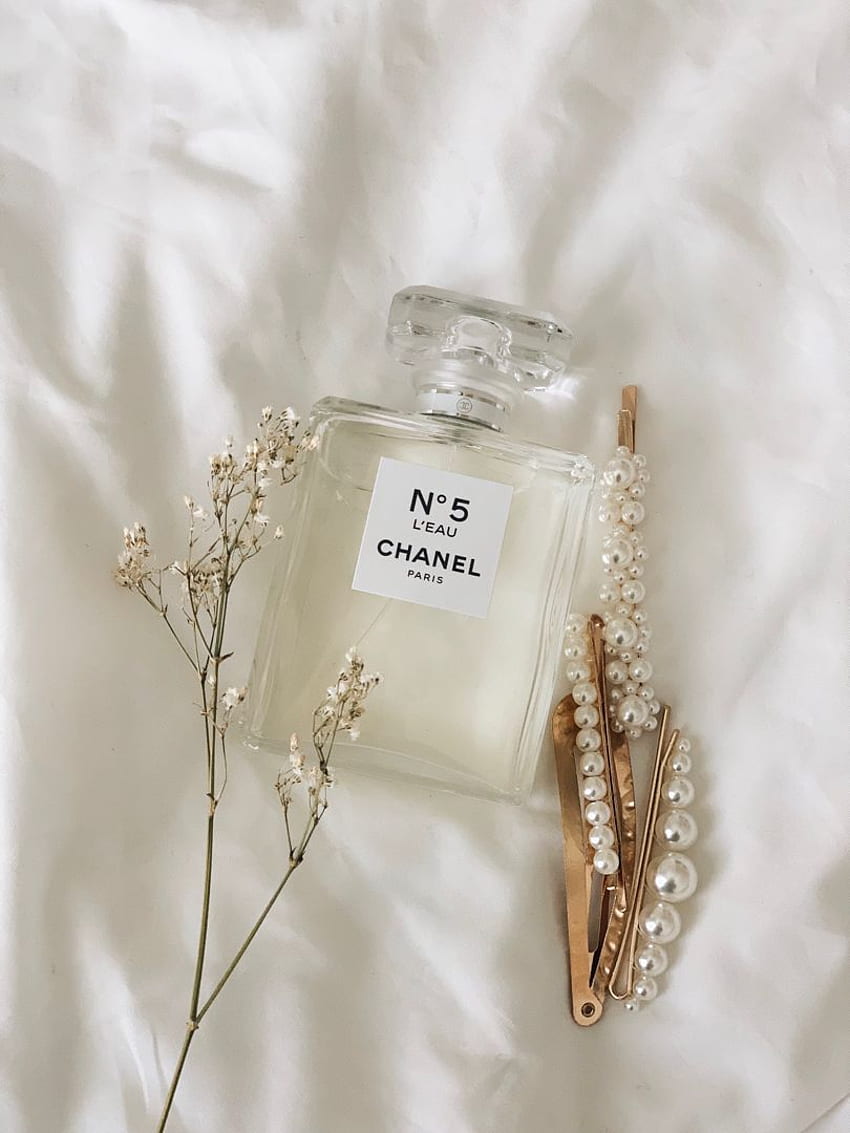 Chanel Aesthetic Wallpaper