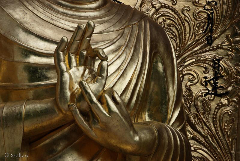 Tibetan Buddhist Wallpaper Golden Buddha Statue