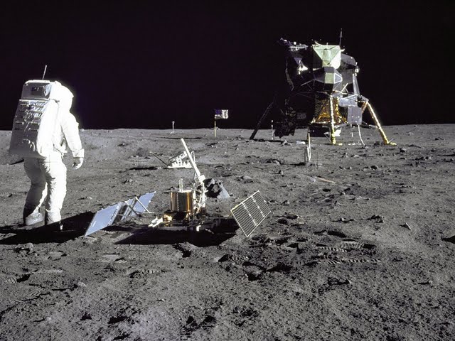 40th Anniversary Of Apollo Moon Landing HD Wallpaper Aldrin Looks