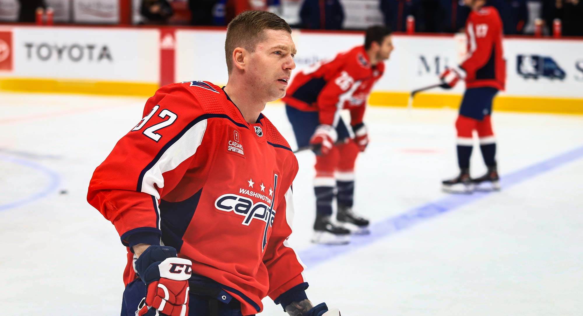 Evgeny Kuznetsov Moved To Right Wing Against Nashville Predators Wallpaper
