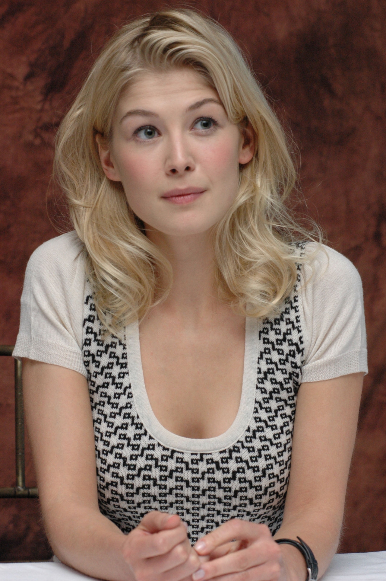 Download Wallpapers Download blondes women actress rosamund pike