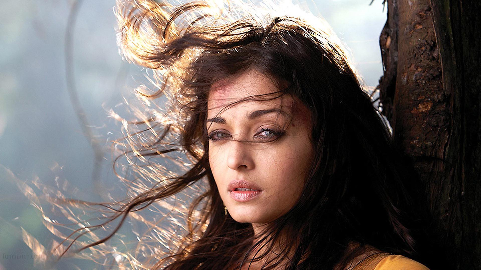 Bollwood Actress Aishwarya Rai Photoshoot Wallpaper