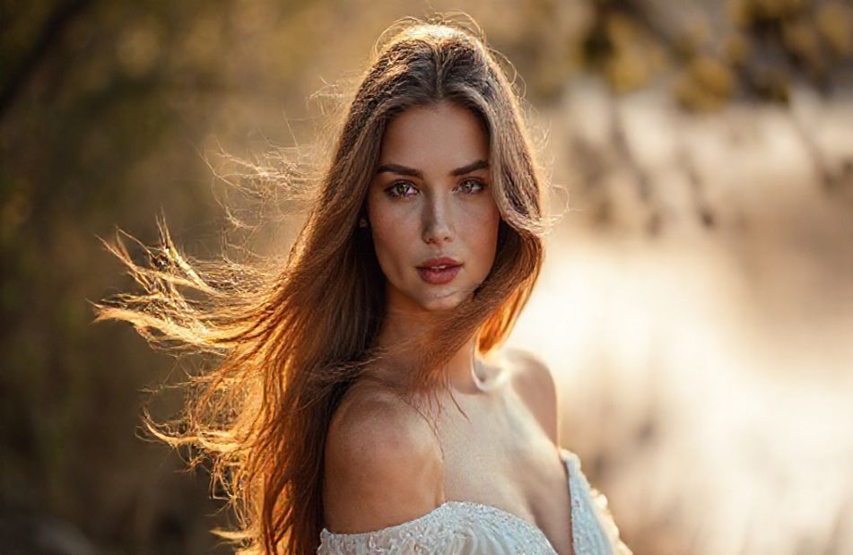 Beautiful Woman Wallpaper