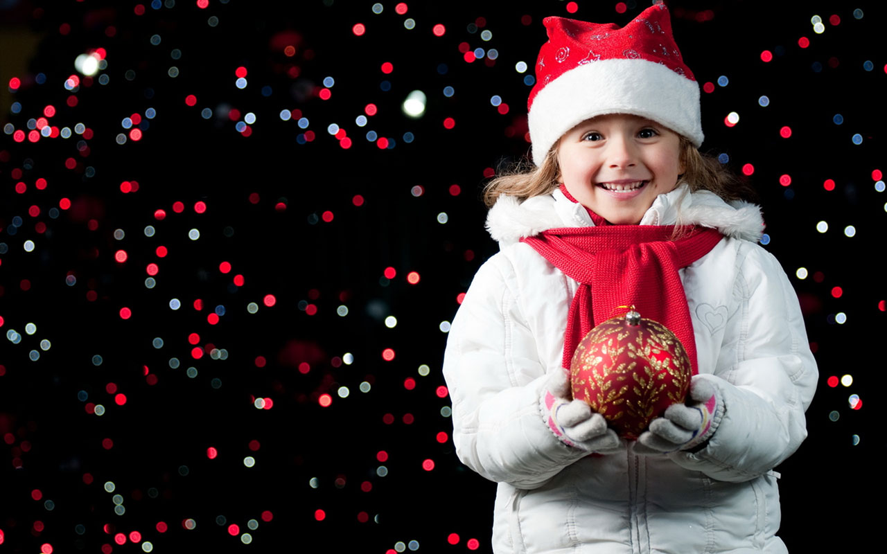 Happy Children Over Christmas HD Photography Wallpaper Holiday