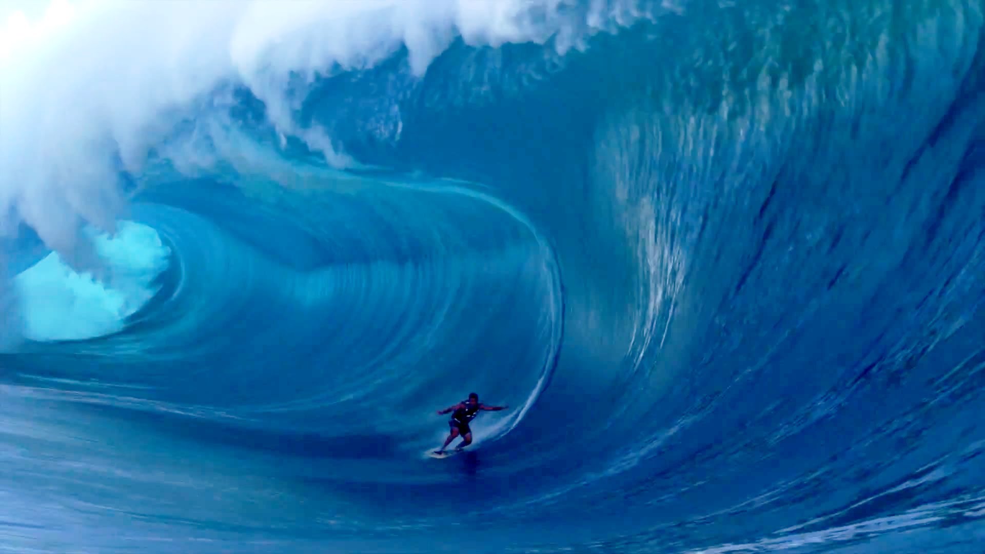 Surfing Heavy Waves At Teahupo O