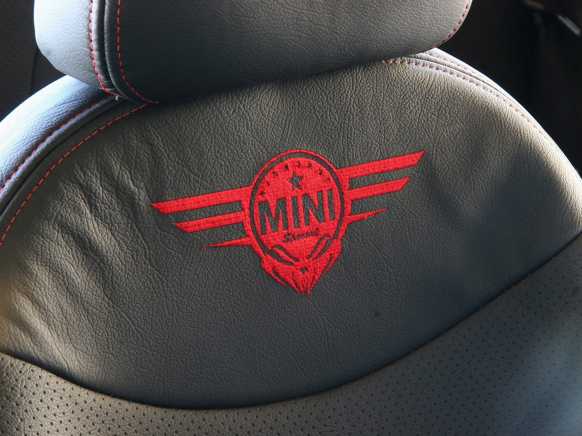 Airborne Mini Seat Graphics Wallpaper