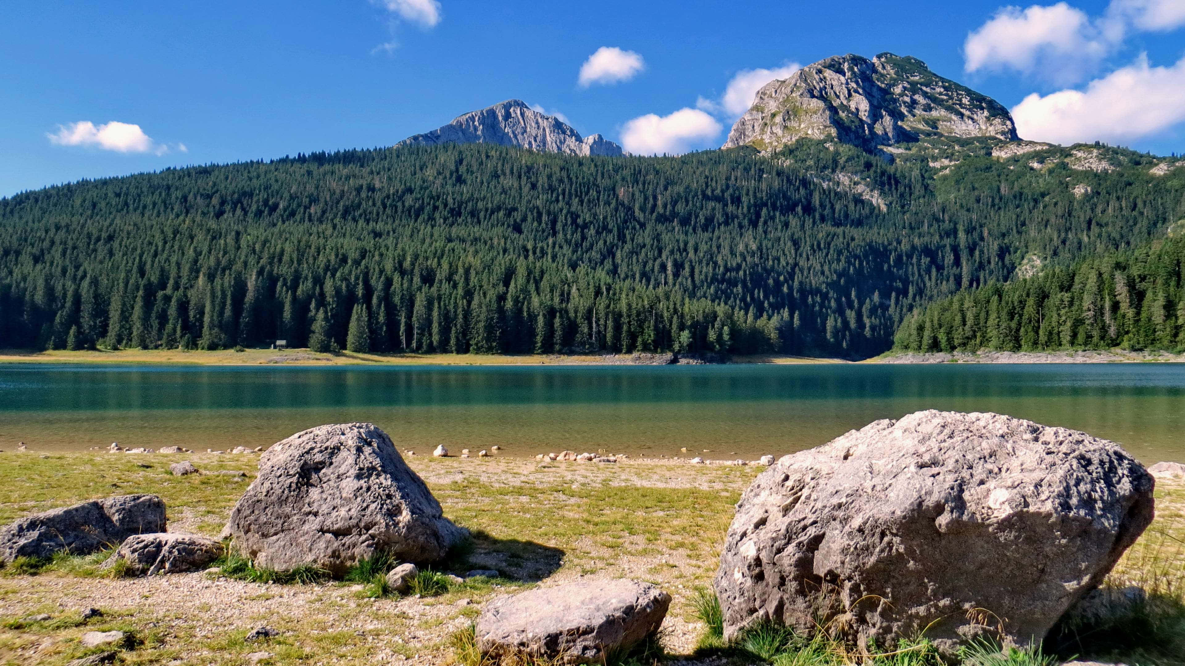 Placid Lake At The Durmitor National Park Wallpaper