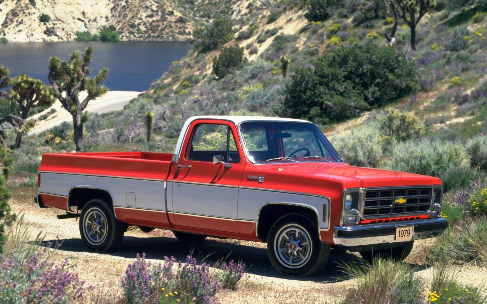 Old Chevrolet Silverado Truck Wallpaper HD