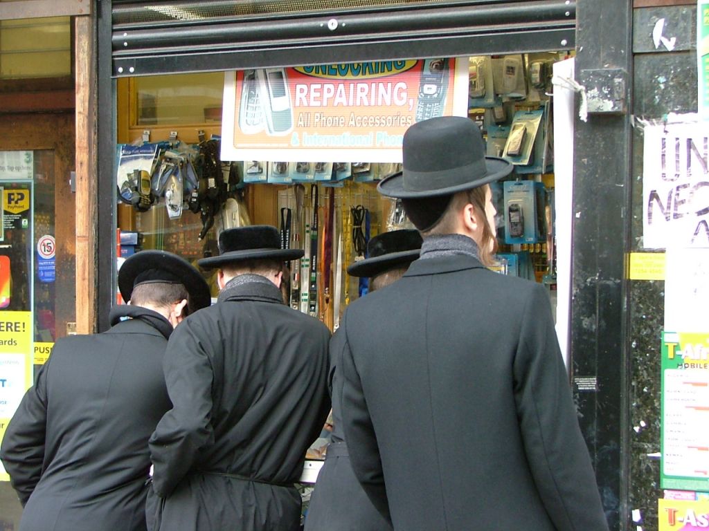 Uk Government Investigates Belz Rabbis Ban On Women Drivers The