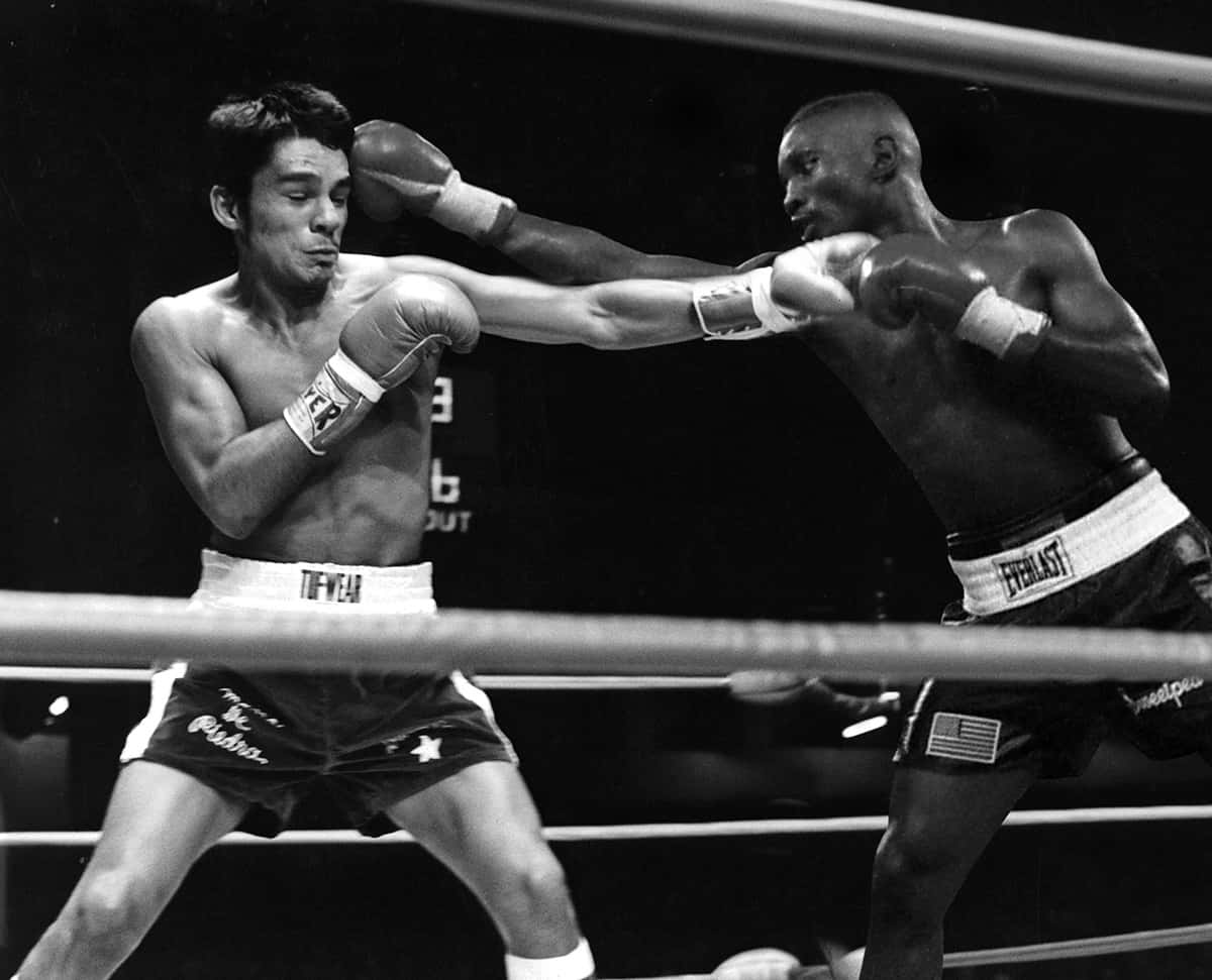 En Pernellwhitaker Tauscht Schl Ge Aus Wallpaper