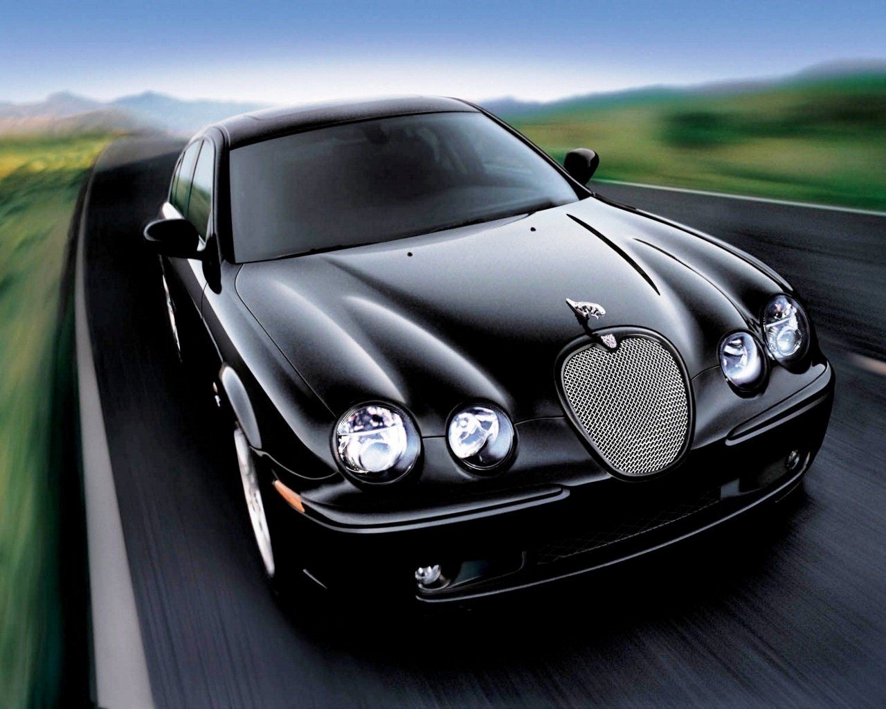 Black Jaguar on Road HD Wallpapers 1280x1024