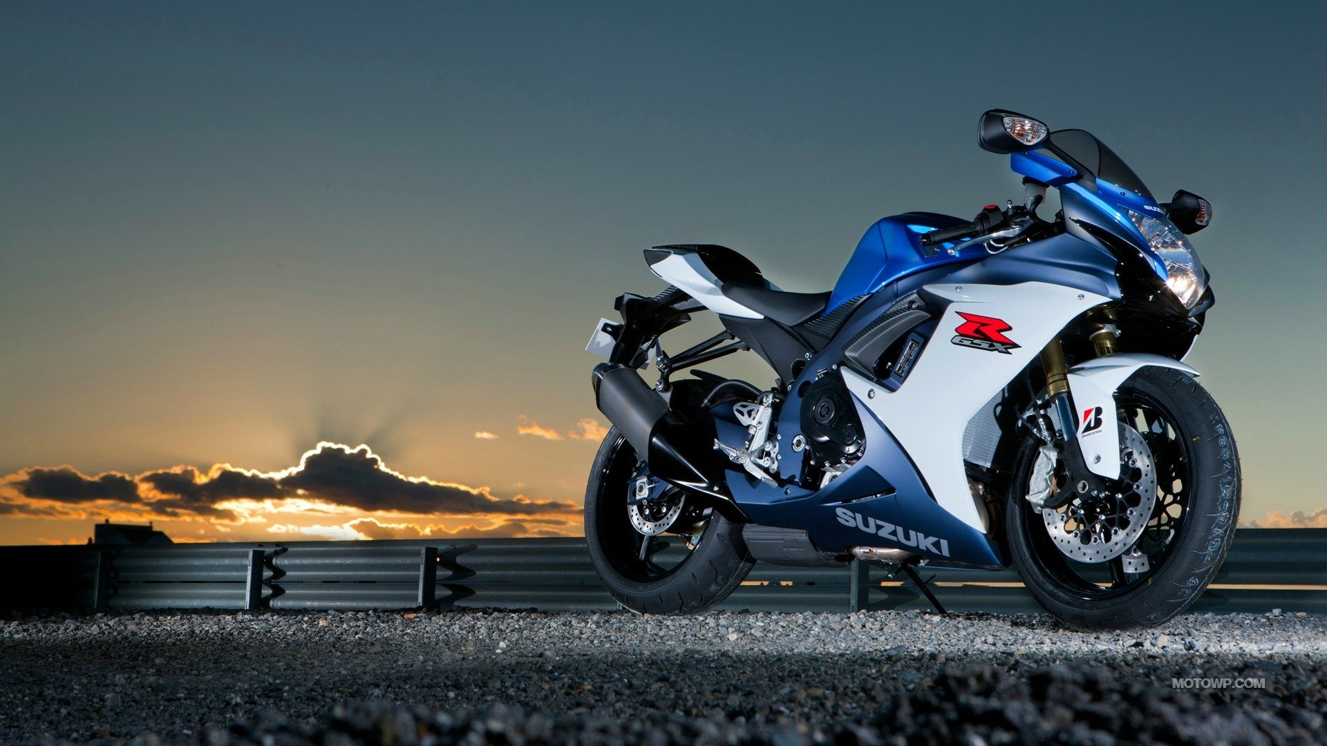 Vehicle Suzuki HD Wallpaper