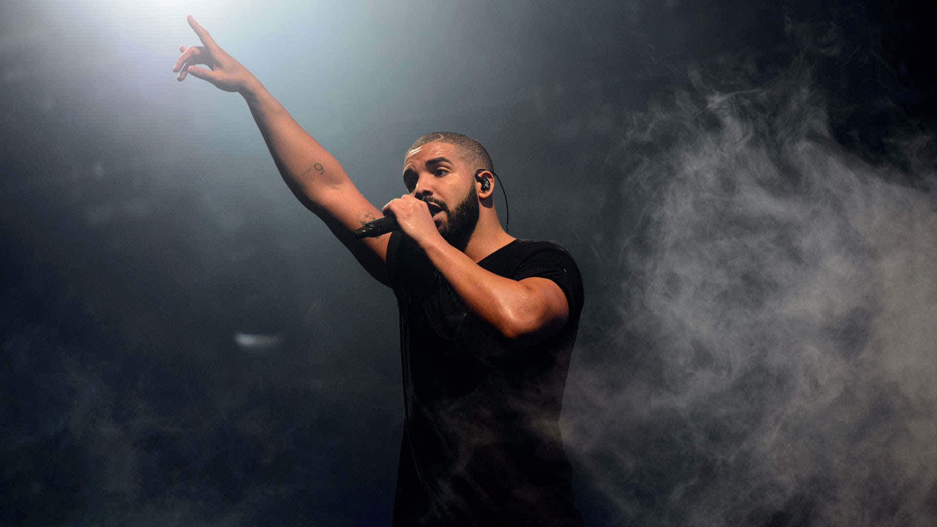 Drake Background Wallpaper