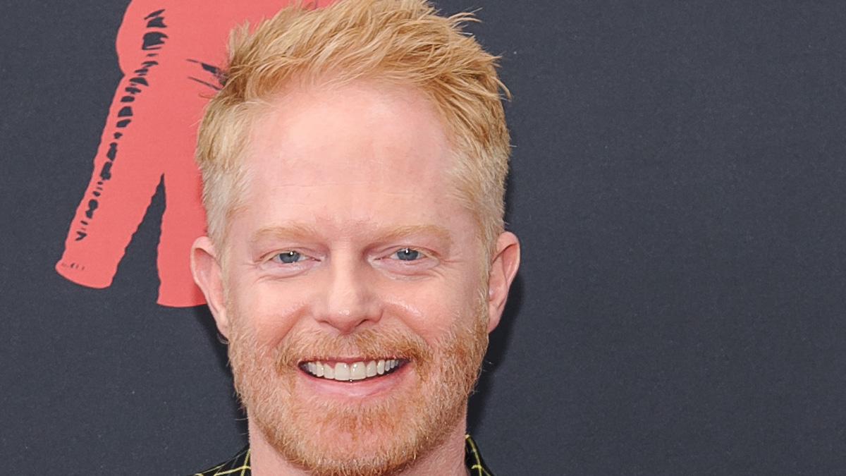Jesse Tyler Ferguson Says Modern Family Spinoff Script Is Written And Wallpaper