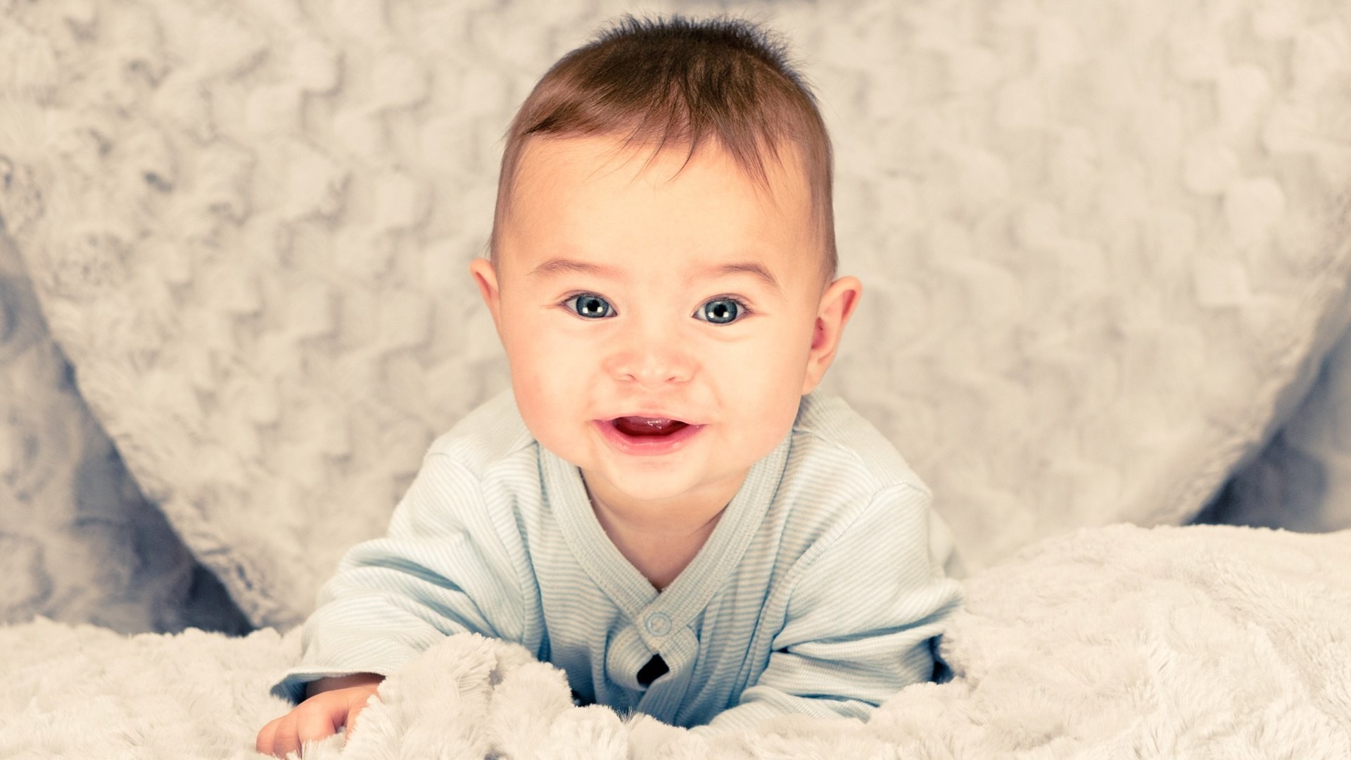 Cute Baby Boy Wallpaper