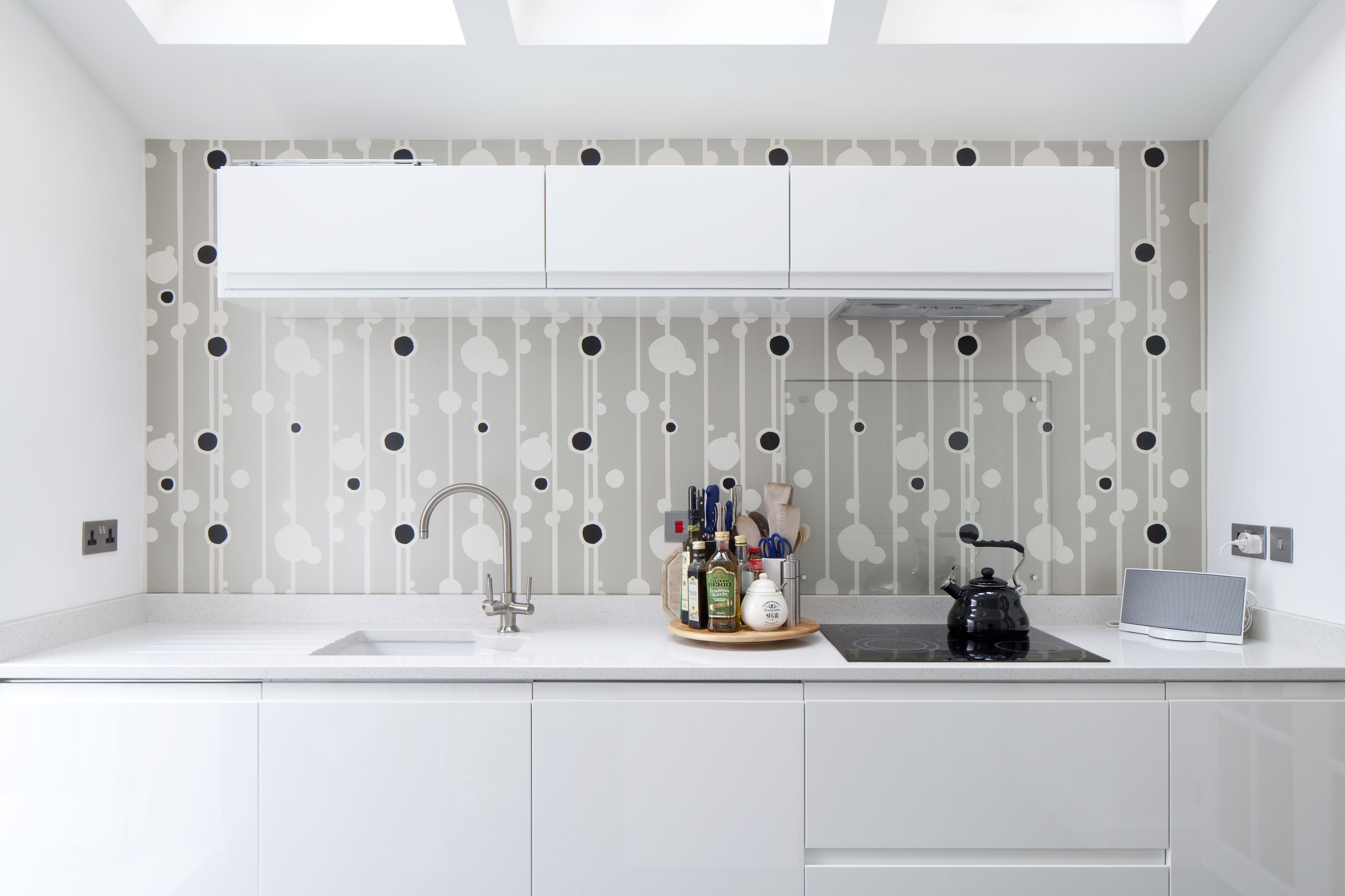 Feature Wallpaper To Modern Kitchen