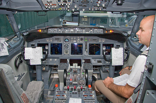 HI TECH Automotive Boeing Cockpit