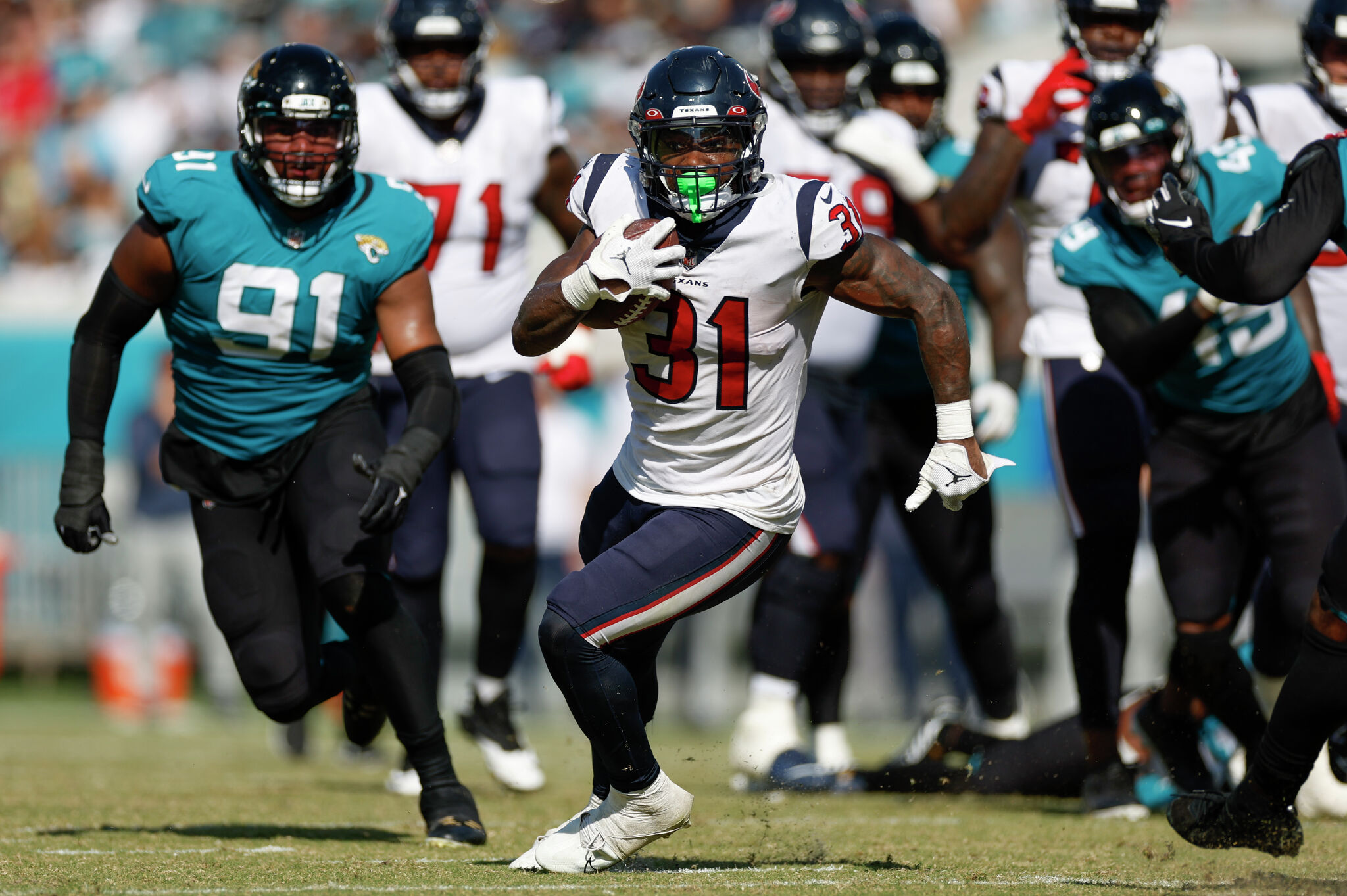 Texans Rb Dameon Pierce Putting Up Historic Early Numbers Wallpaper