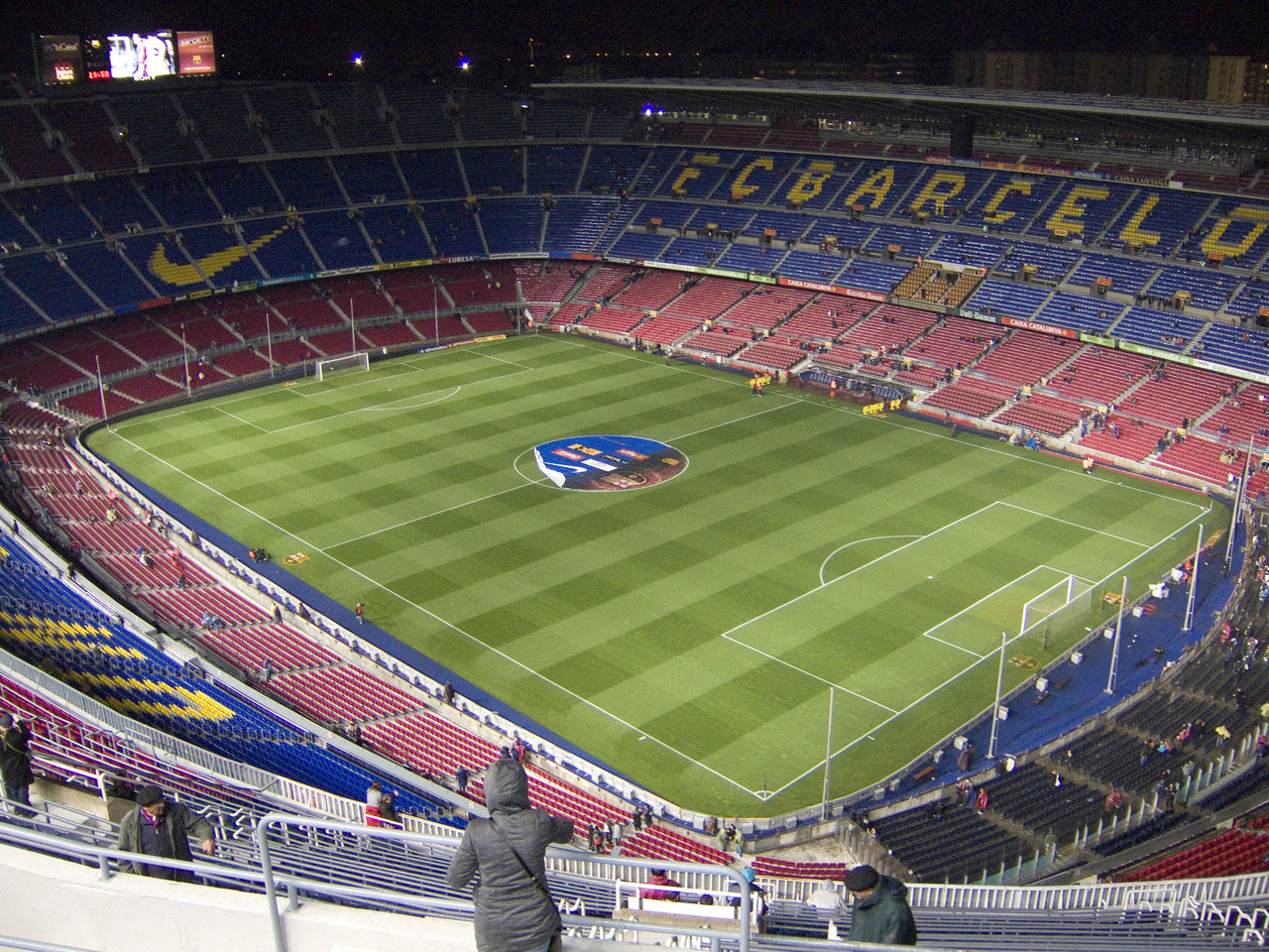 Football players in Brief Football stadiums