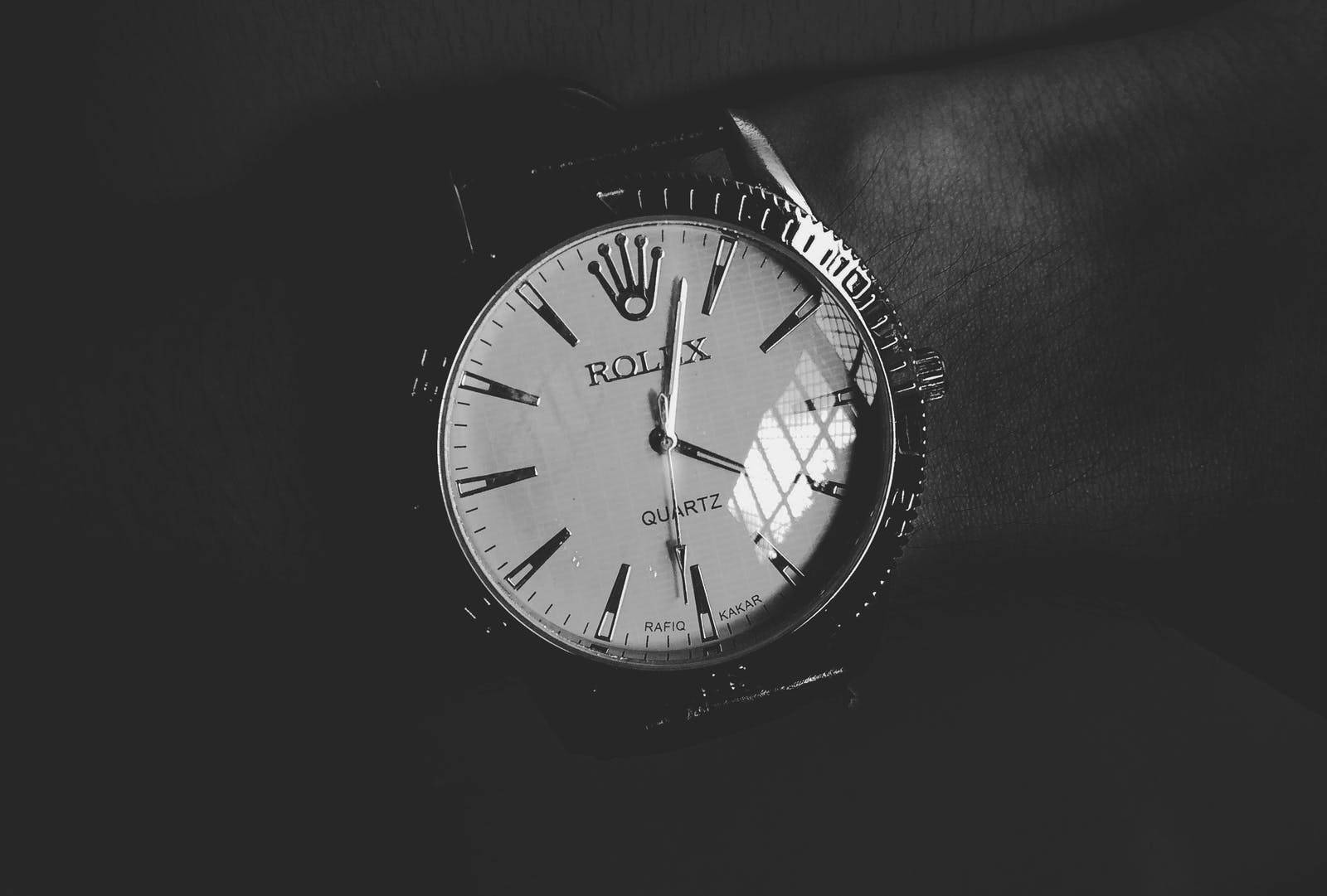 Exquisite Luxury Timepiece Wallpaper