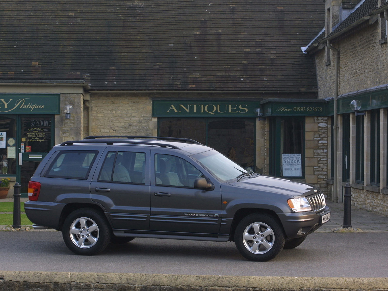 2001 JEEP Grand Cherokee UK Version pictures