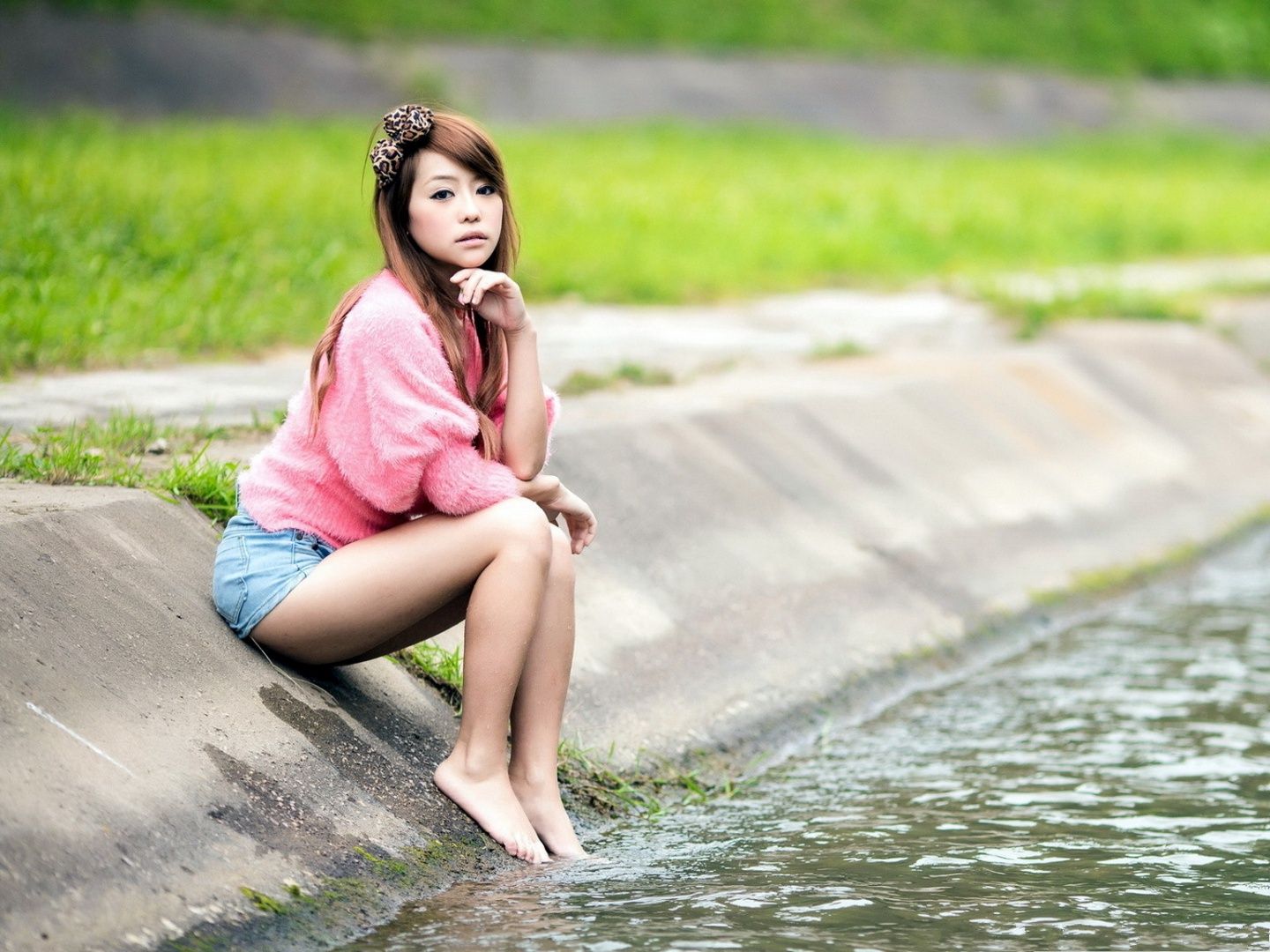 Girls Feet Wallpaper