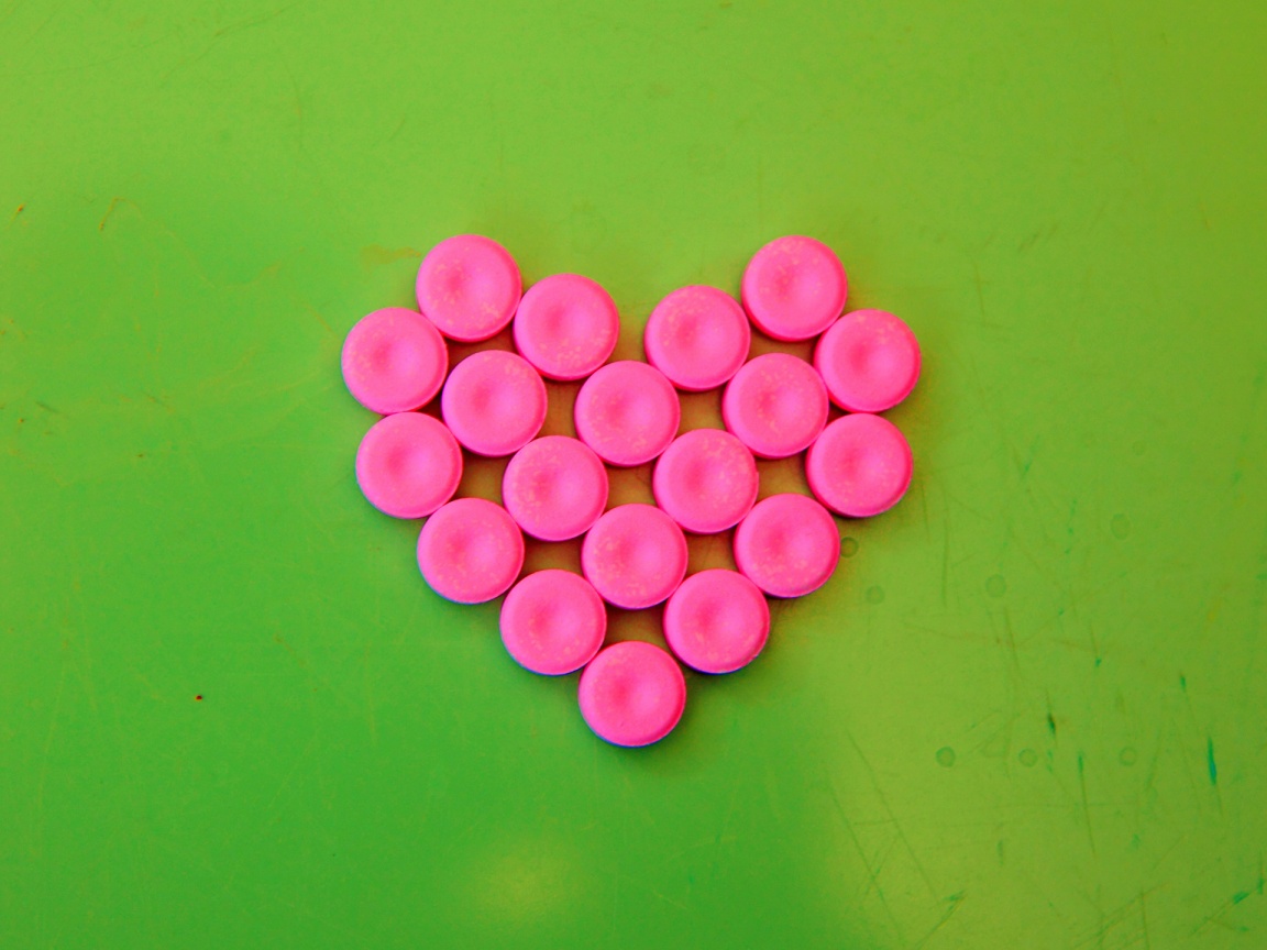 Pretty Pink Amp Green Love Heart Wallpaper