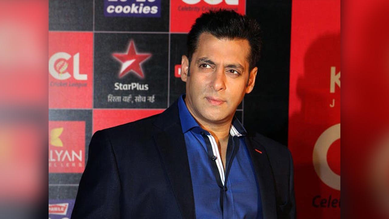 Salman Khan To Watch Radhe With Family On Eid Wallpaper